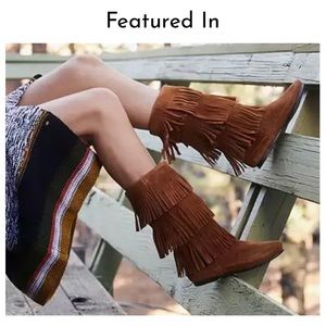 Minnetonka moccasin 3-Layer Fringe Boot brand new in box, size 5, brown